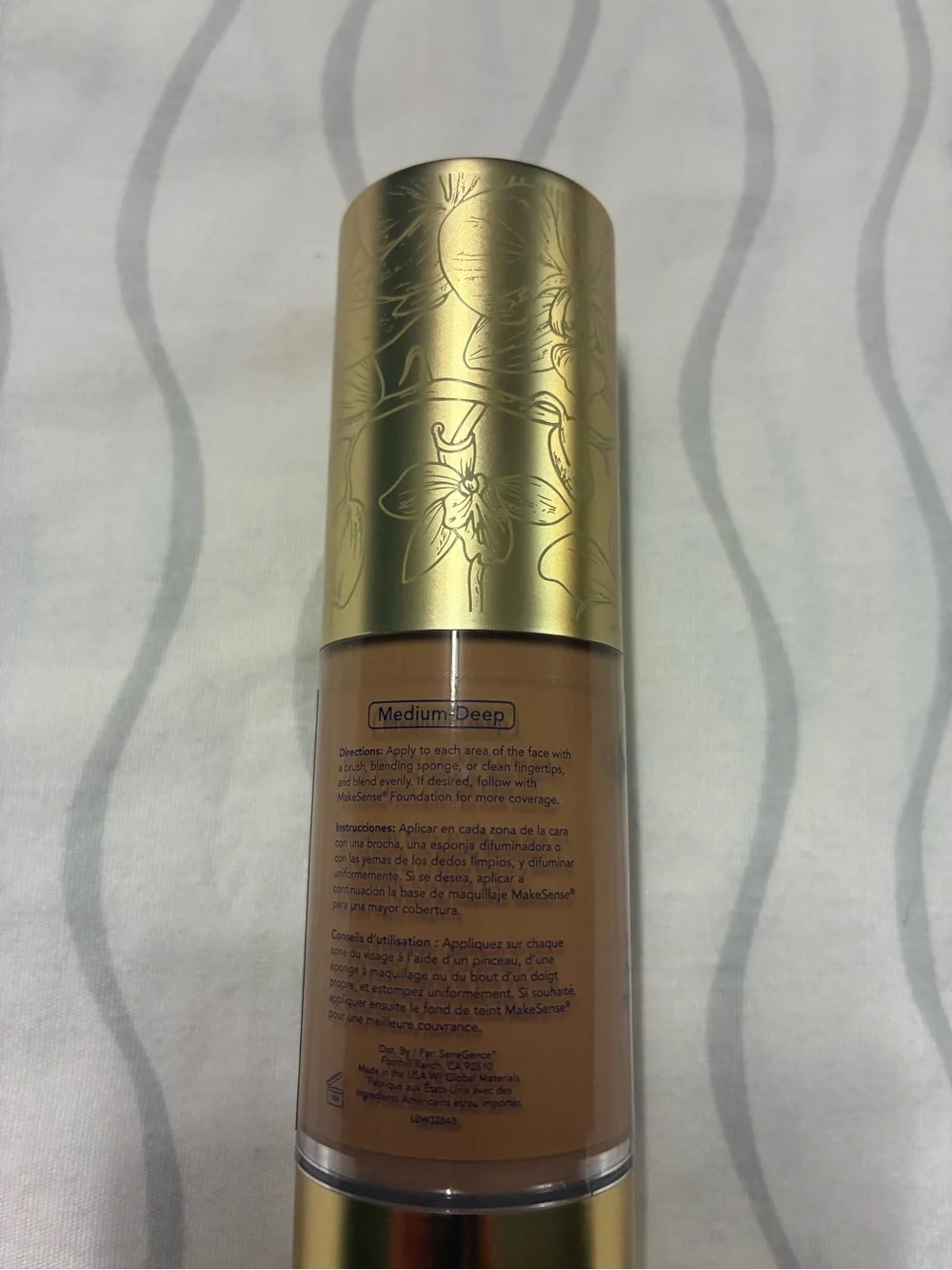 PreOwned SeneGence Color Correcting Tinted Moisturizer Liquid Medium Deep - Picture 2 of 3